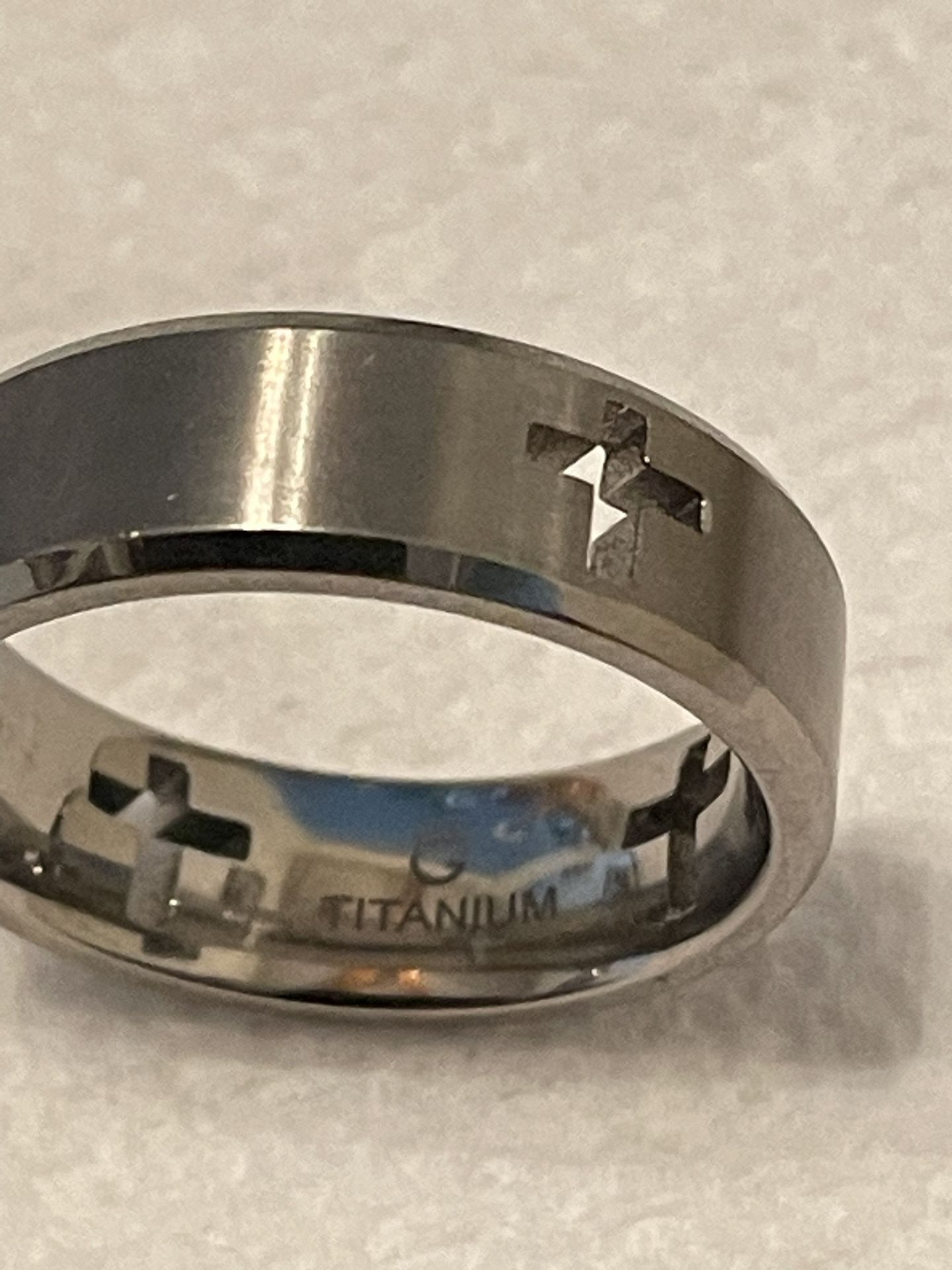 Men’s Titanium Size 9 Ring