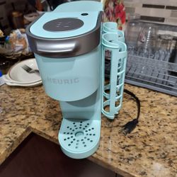 Keurig Single serve Coffee System Tiffany Blue Like New! Paid Extra For The Cup Holders On The Side! Included! 