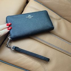 100% Authentic New Coach Corner Zip Wristlet Strap Black Signature Leather