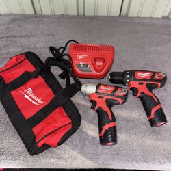 Milwaukee M12 12V Lithium-lon Cordless Drill Driver/Impact Driver Combo Kit with Two 1.5Ah Batteries, Charger and Bag (2-Tool)