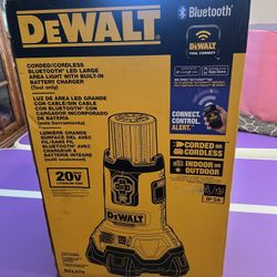 Dewalt Bluetooth Large Area Light 