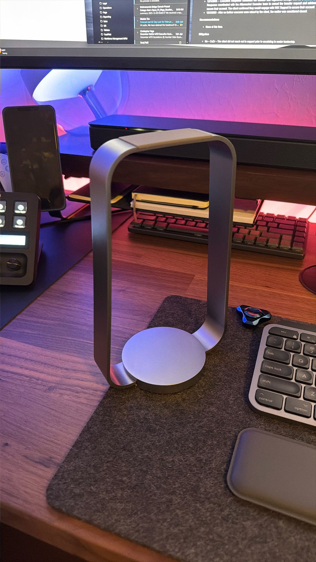 HumanCentric Aluminum Headphone Stand
