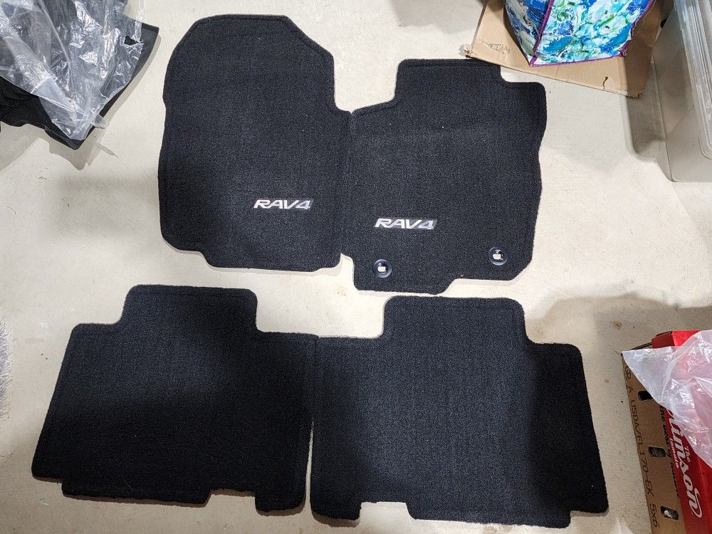 2015 Toyota Rav4 WeatherTech Weather Proof Mats And Carpet