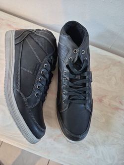 Men's Black High-Top Lace-Up Sneakers