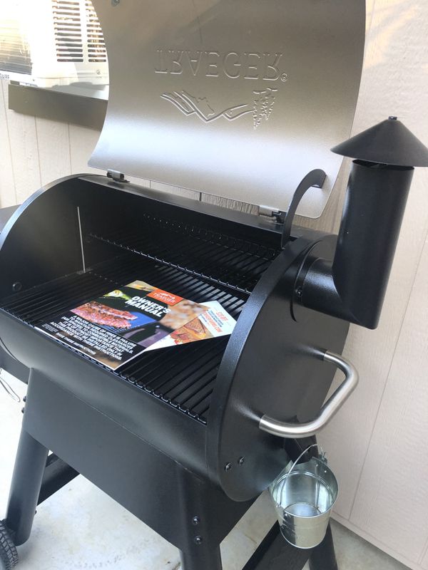 NEW Traeger Grill TFB57PZBO Pro Series 22 Pellet Grill and Smoker