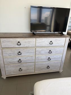 Double Dresser