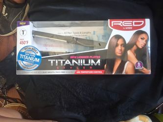 Red by Kiss Titanium Styler