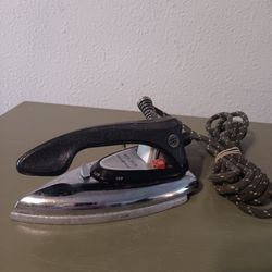 Vintage General Electric Travel Iron / Works