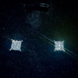 10K Gold Natural Diamond Earrings 