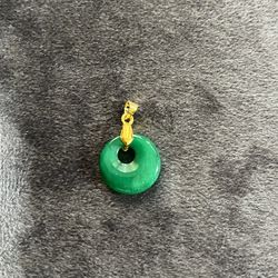 18k Jade Pendant