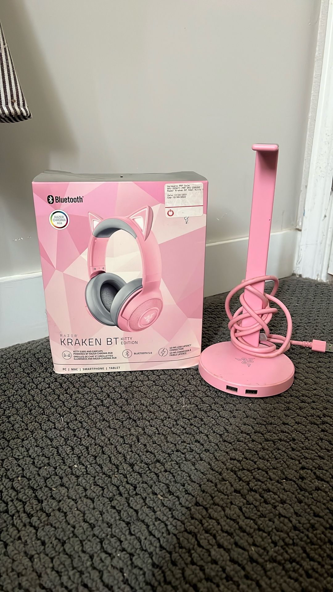 Razer Kraken Kitty Bluetooth Headset & Charging Post
