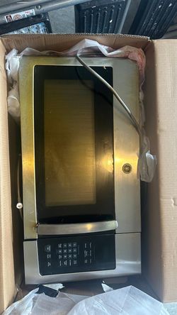 GE Over-the-Range Microwave – Excellent Condition with Mounting Bracket