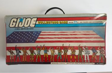 G.I. Joe collectors box with action figures