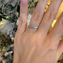 Platinum Ring With Natural Diamonds 