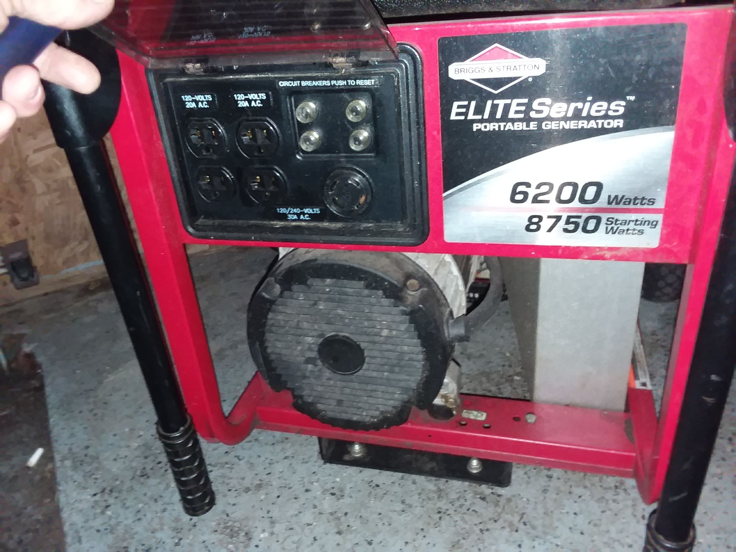 Briggs & Stratton Elite Series portable generator 6200 KW
