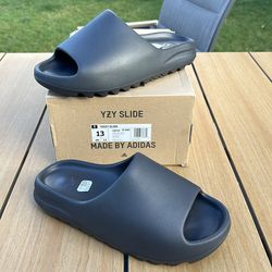 Yeezy slide onyx