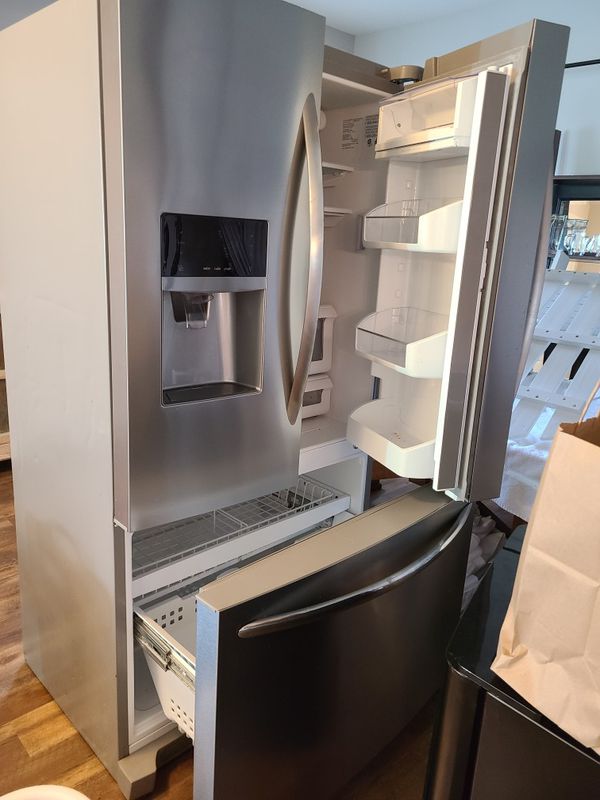 Free Refrigerator for Sale in Matthews, NC - OfferUp