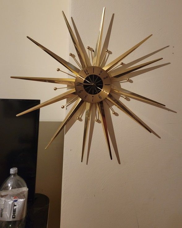 Mid Century Starburst Clock