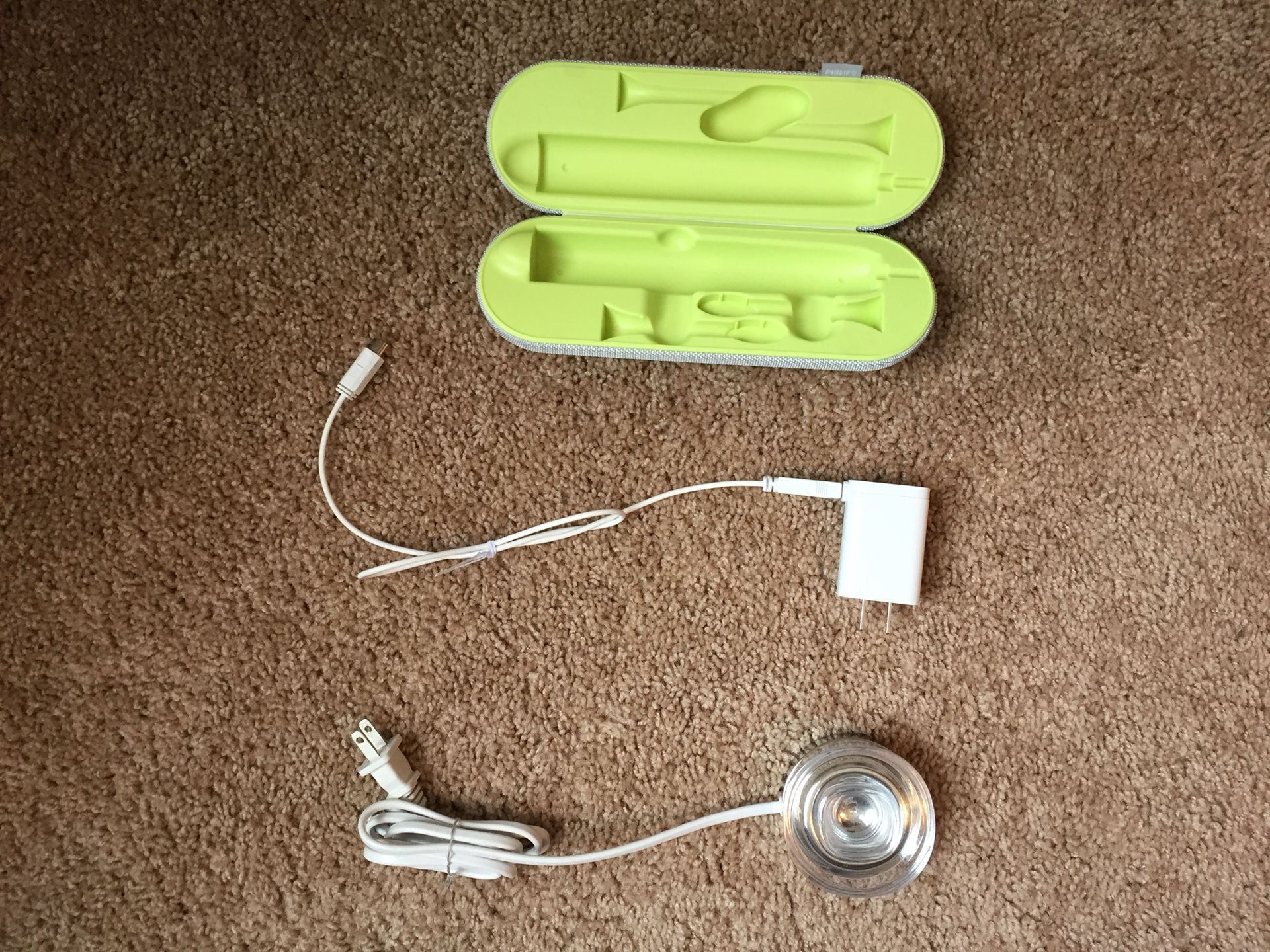 Philips Sonicare Diamond Clean Charger and travel case