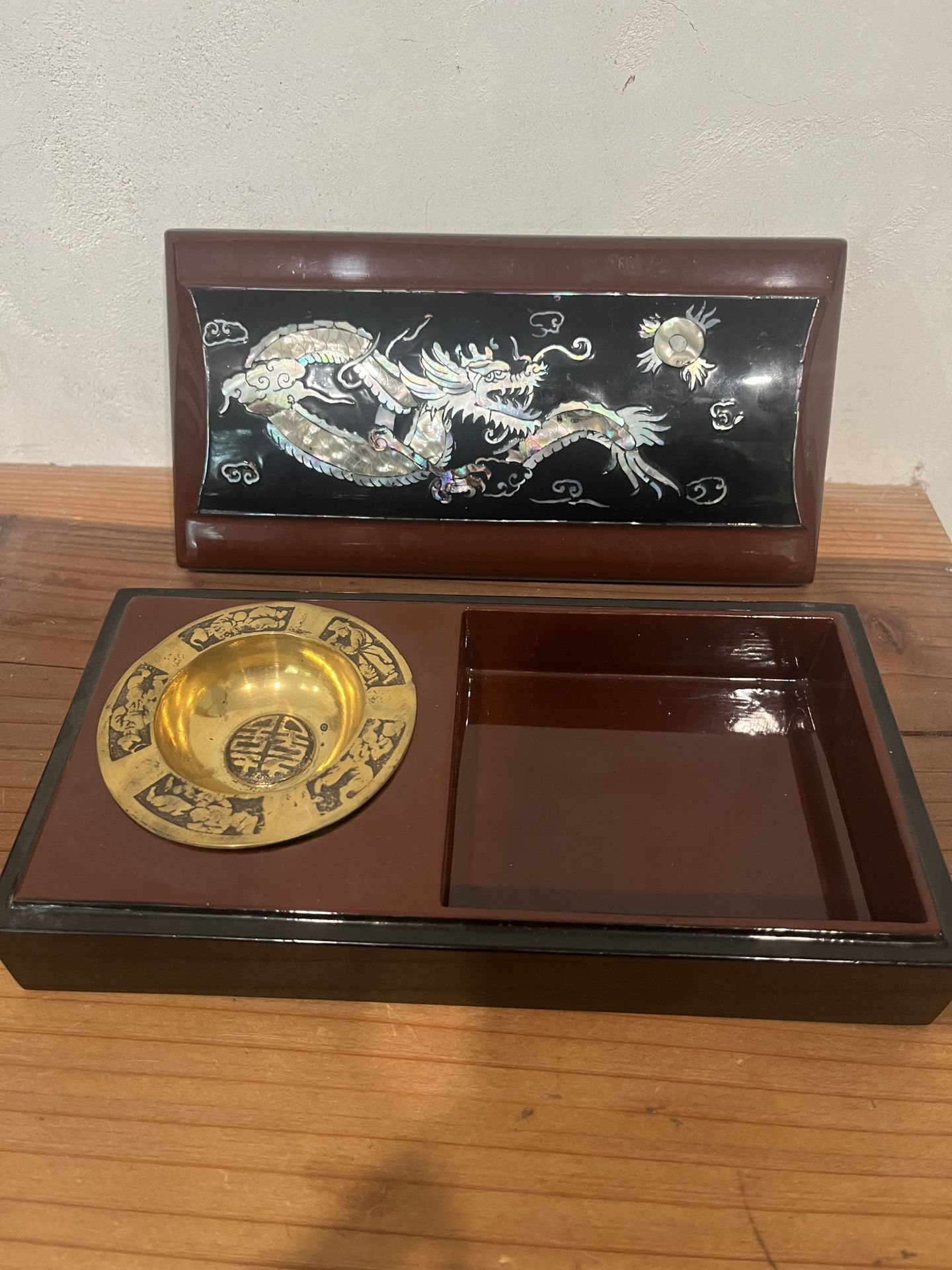 Vintage Korean Dark Lacquered Mother of Pearl Dragon Inlay Wooden Smoking Box w/ brass ashtray & ROKAF Republic of Korea Air Force inscription