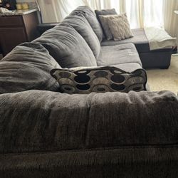 U-Shaped Luxury  Gray Sectional – Excellent Condition