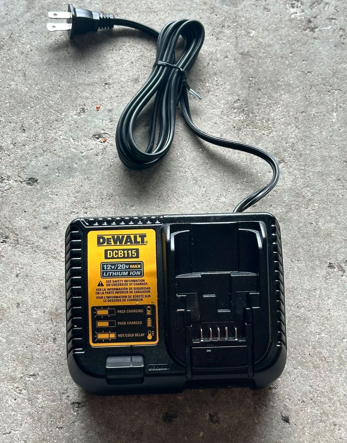 Dewalt 12V to 20V Lithium-Ion Battery Charger $20