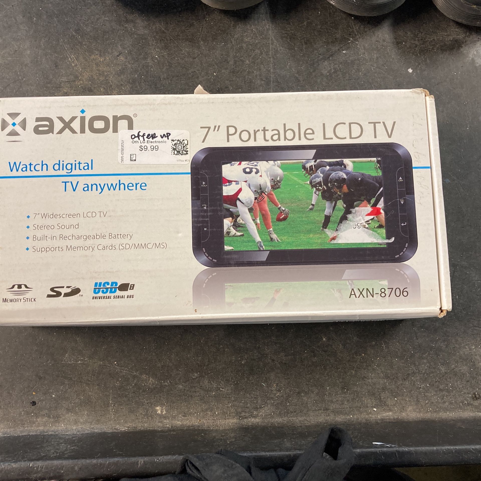 Axion Portable LCD Tv