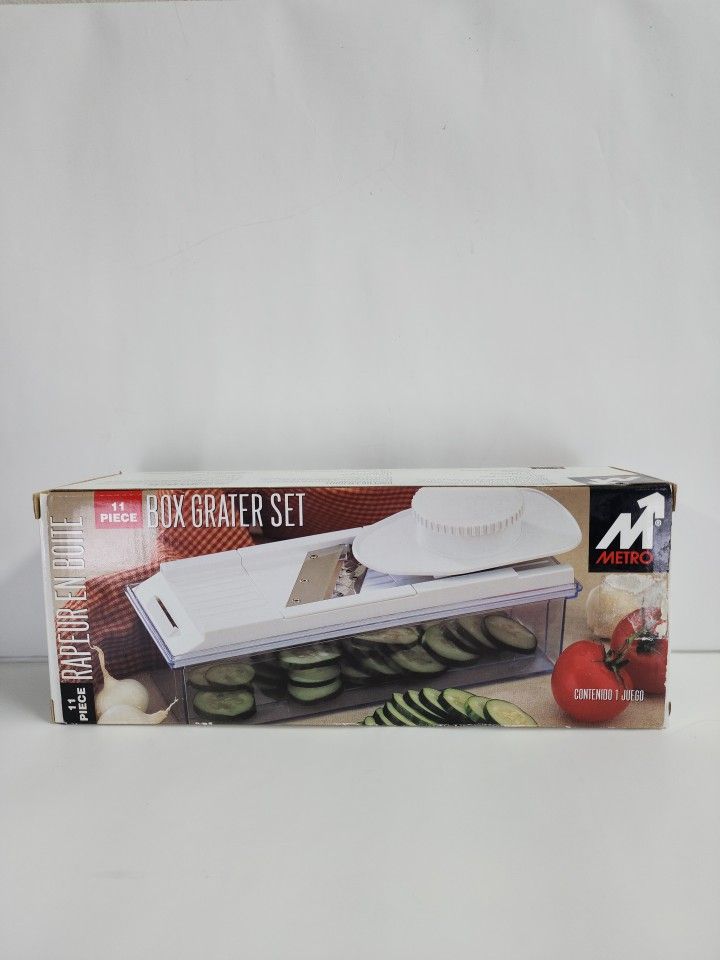 METRO 11-Piece Grater Set Slices, dices, juices, etc.. Easy to Clean ( Open Box).
BOX GRATER SET
Compact and convenient for all those kitchen chores