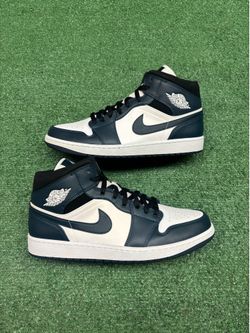 JORDAN 1 MID ARMORY NAVY SIZE 12