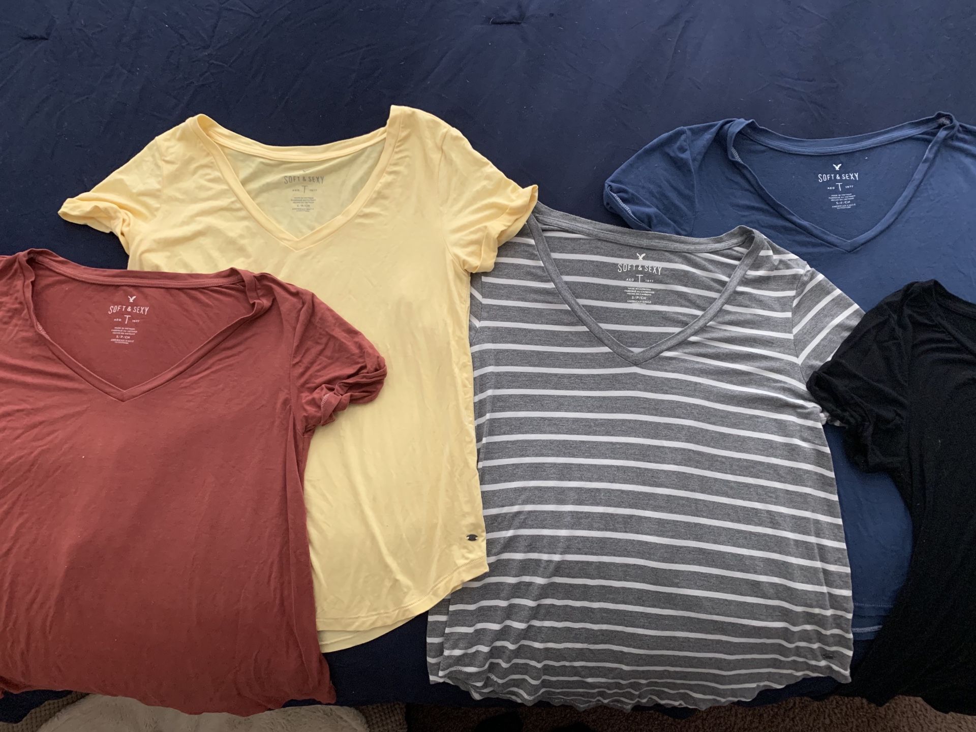 American eagle soft tees Size small