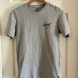 Levi's Gray Short Sleeve Crew T-Shirt with Chest Logo