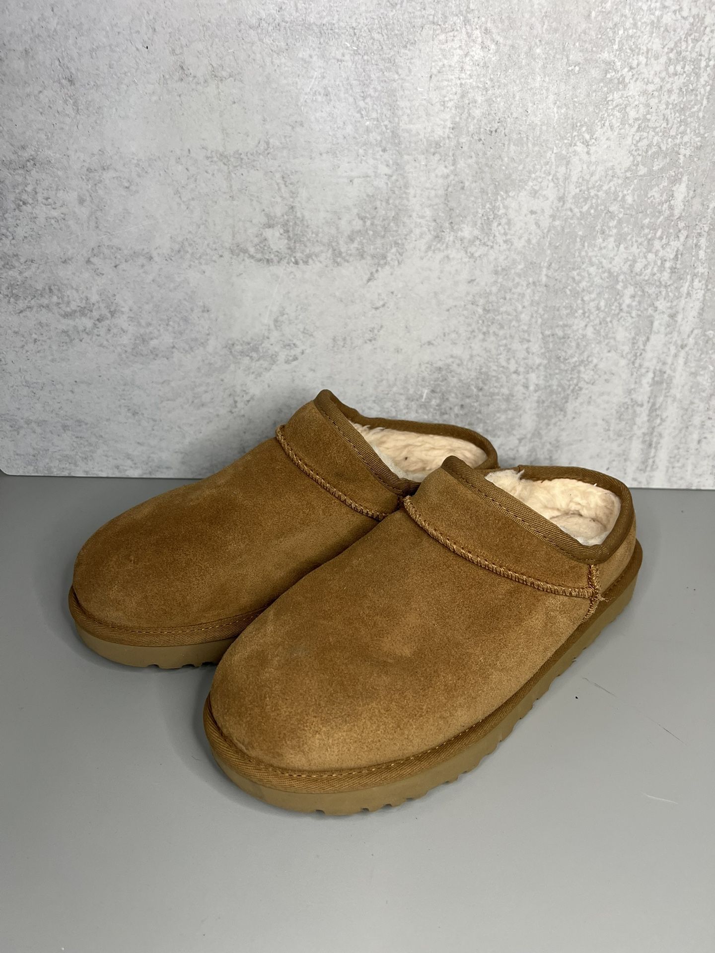 Women's Ugg Micro Mini Winter Comfy Warm Slippers Size 8