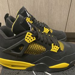 Air Jordan 4 “THUNDER” Size 11 