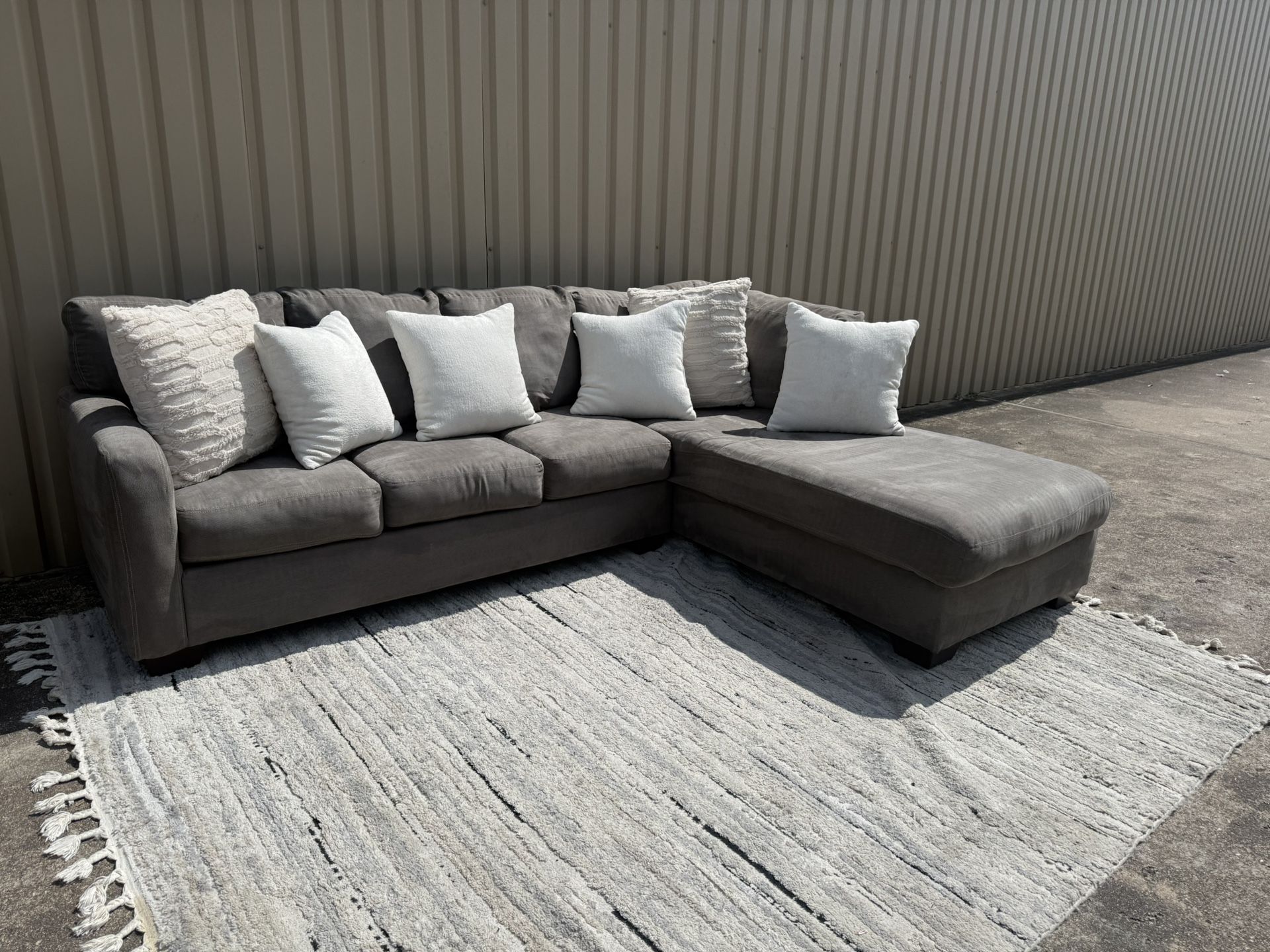 Beautiful Condition Sectional Couch