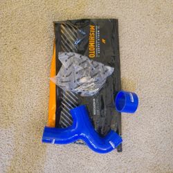 Mishimoto Intercooler Charge Air Cooler (partial) kit. Subaru Impreza WRX/STI 2001-2005 Blue