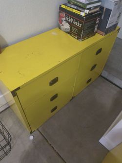 Dressers/Chest