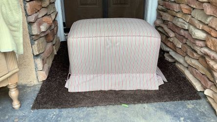 Ottoman 25 L x 20 W  x 14” H