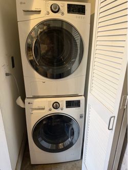 Ventless Stackable LG Washer and Dryer Set - Excellent Condition