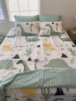 Pre-Historic Duvet Set-Soft w/2 Pillowcases Queen or Twin