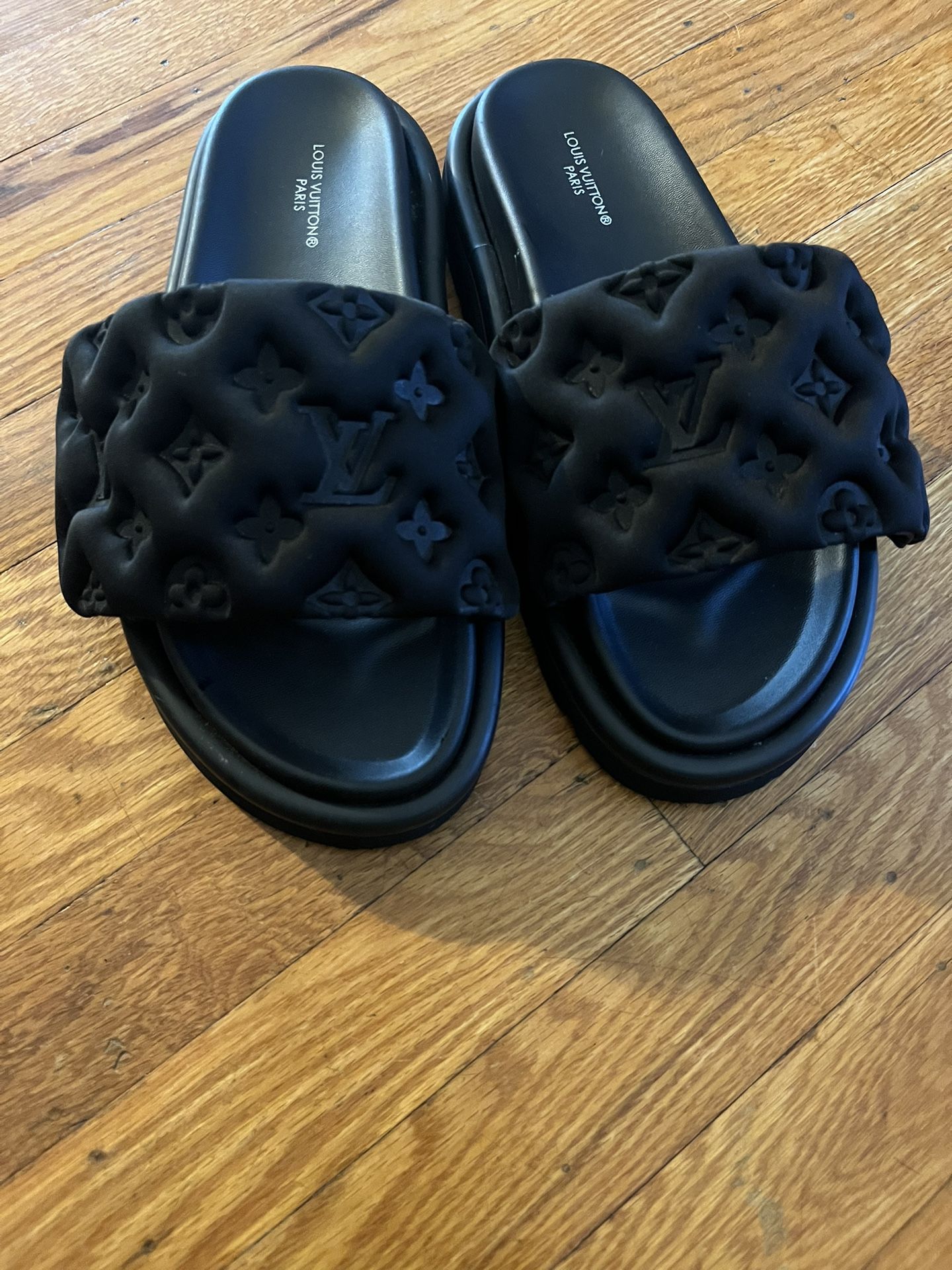 Women’s 6 Louis Vuitton