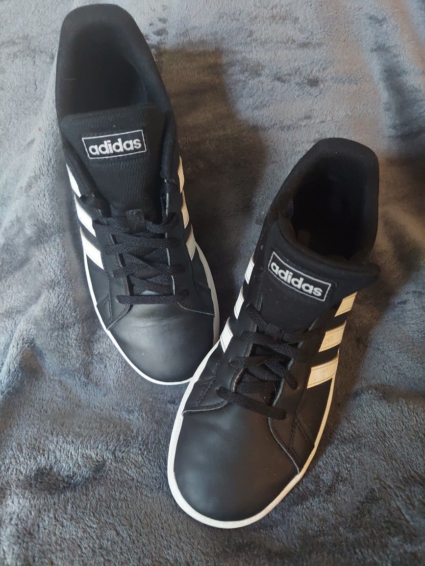 Adidas Sneakers Size 6