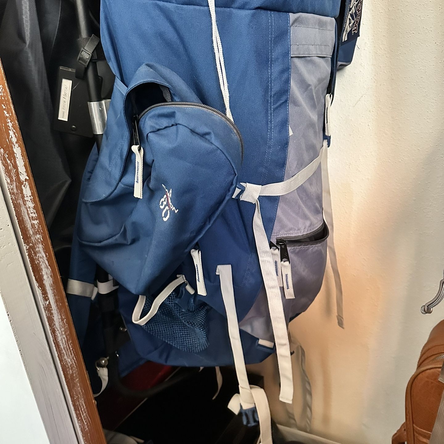 jansport 80l backpack JanSport Carson 80L External Frame Hiking Backpack for Sale in Lakewood, WA