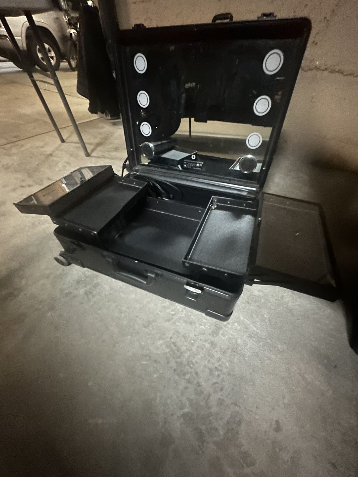 Portable Vanity/Makeup Case Trolley