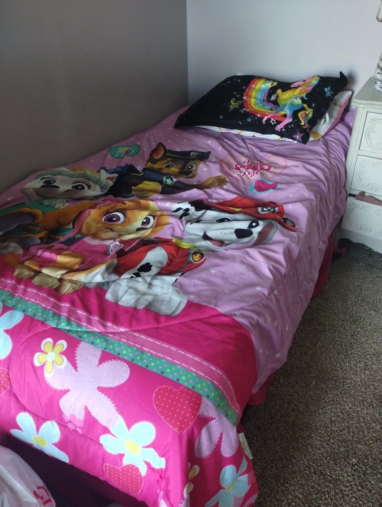 Twin Bed With Frame 
