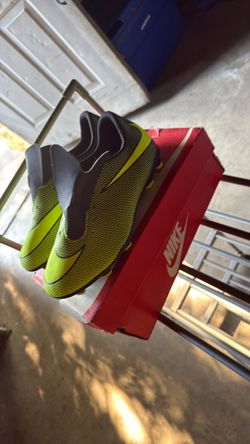 Nike cleats size 5/6