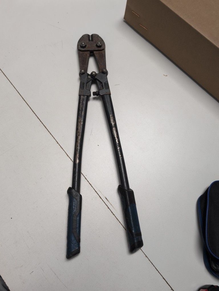 Bolt Cutter 