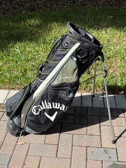 Callaway golf hyperlite golf bag. Carry stand bag with rain cover