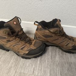 Men’s 10.5 Merrell Hiking Boots 