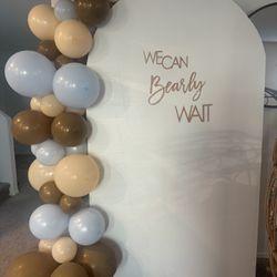 We Can Bearly Wait Foam Arch Backdrop