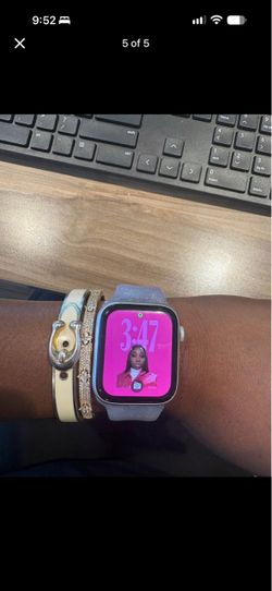Apple Watch SE (2nd Gen) 44mm — Starlight, GPS — With Original Box